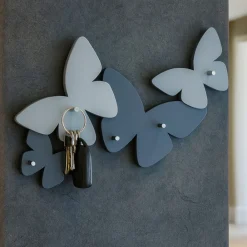 Mobili Ingresso Moderni-Selezionato da Mazzolaluce Appendichiavi da parete magnetico farfalle colore carta da zucchero