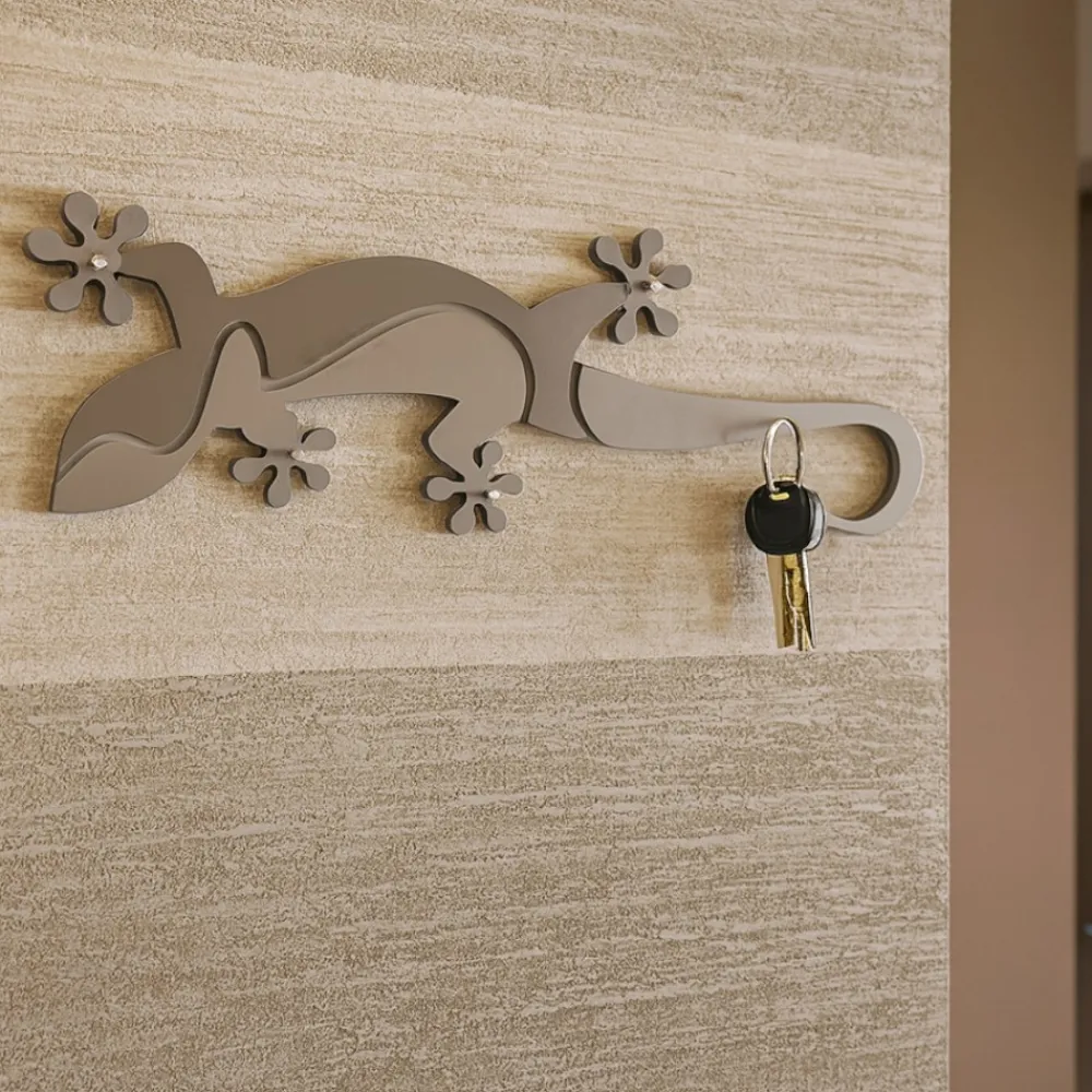 Mobili Ingresso Moderni-Selezionato da Mazzolaluce Appendichiavi particolare magnetico da parete geko legno colore sabbia tortora