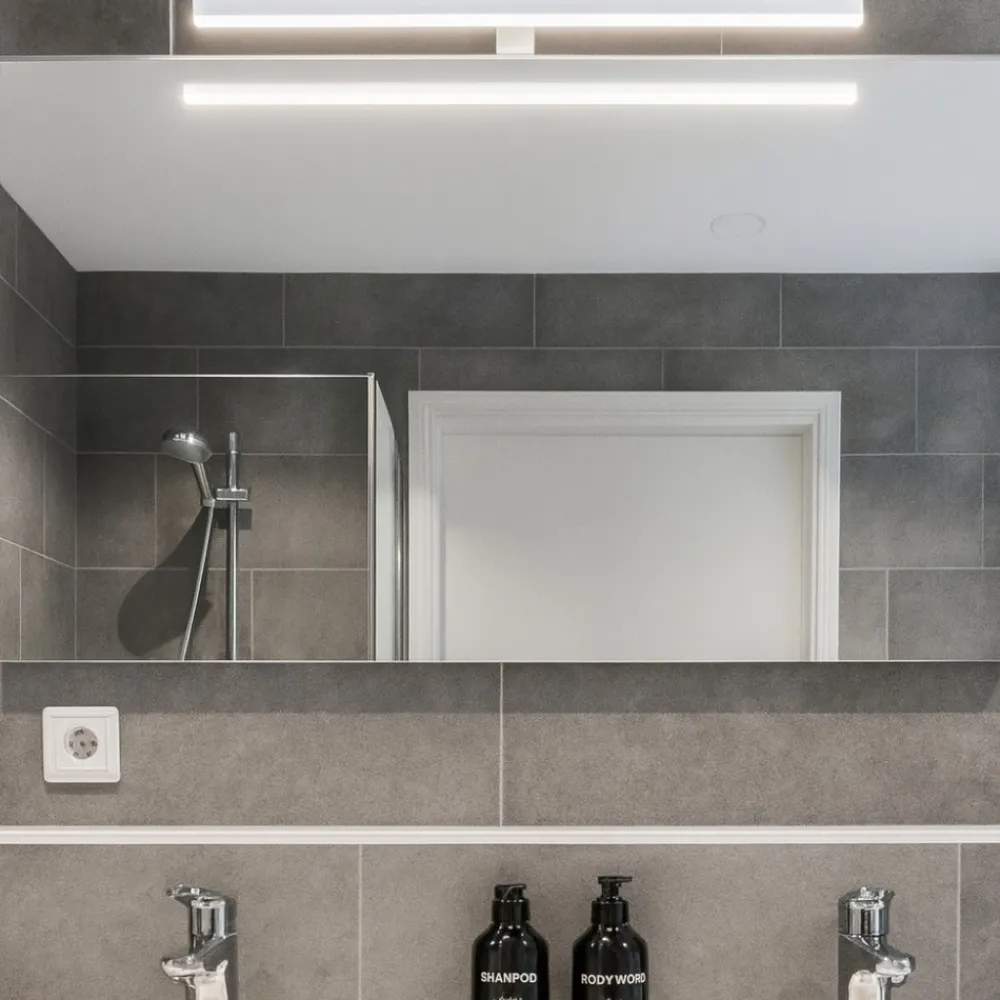 Applique Da Bagno-Selezionato da Mazzolaluce Applique bagni bianco per specchio fissaggio clip 18w 3000k
