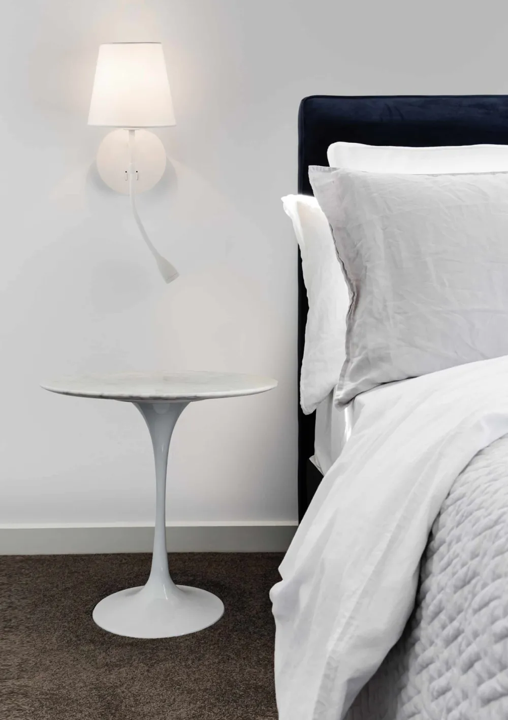 Applique Camera Da Letto-Selezionato da Mazzolaluce Applique bianca per comodino da camera da letto moderna