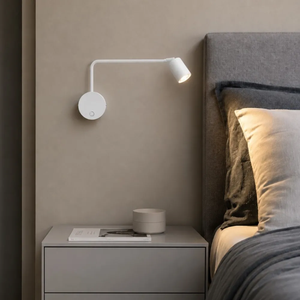 Applique Camera Da Letto-Selezionato da Mazzolaluce Applique bianco con braccio orientabile e interruttore per comodino camera da letto