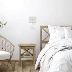 Applique Camera Da Letto-Selezionato da Mazzolaluce Applique bianco moderno da comodino presa usb luce orientabile