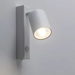Applique Camera Da Letto-Selezionato da Mazzolaluce Applique bianco orientabile con interruttore per comodino camera da letto