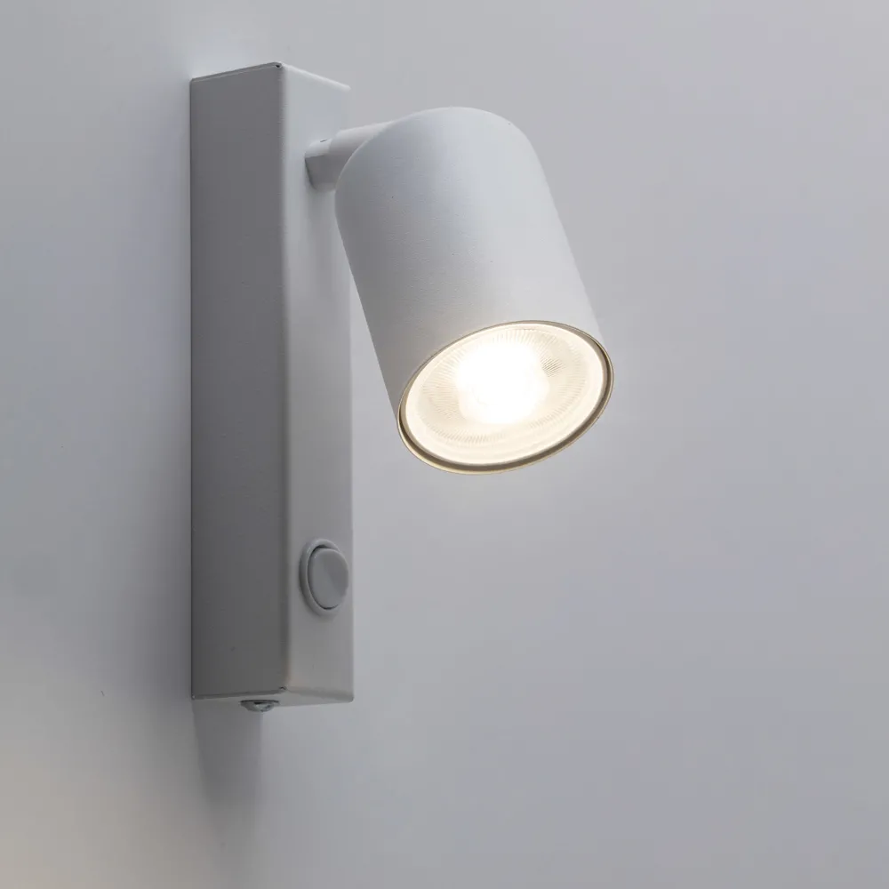 Applique Camera Da Letto-Selezionato da Mazzolaluce Applique bianco orientabile con interruttore per comodino camera da letto