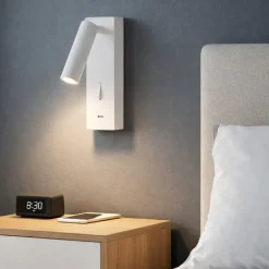 Applique Camera Da Letto-Selezionato da Mazzolaluce Applique bianco per camera da letto squadrato orientabile con interruttore