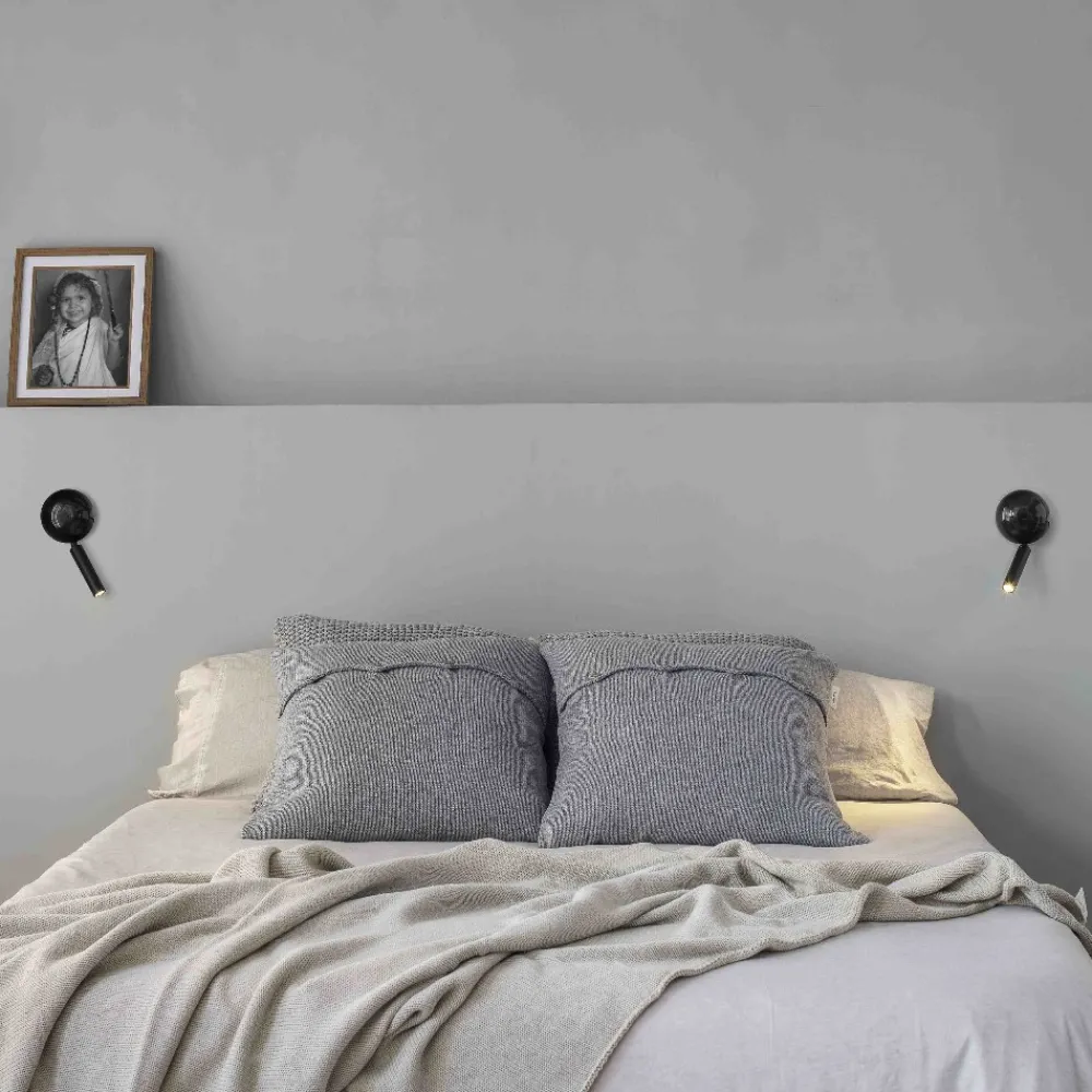 Applique Camera Da Letto-Selezionato da Mazzolaluce Applique comodino per camera da letto nero orientabile moderna