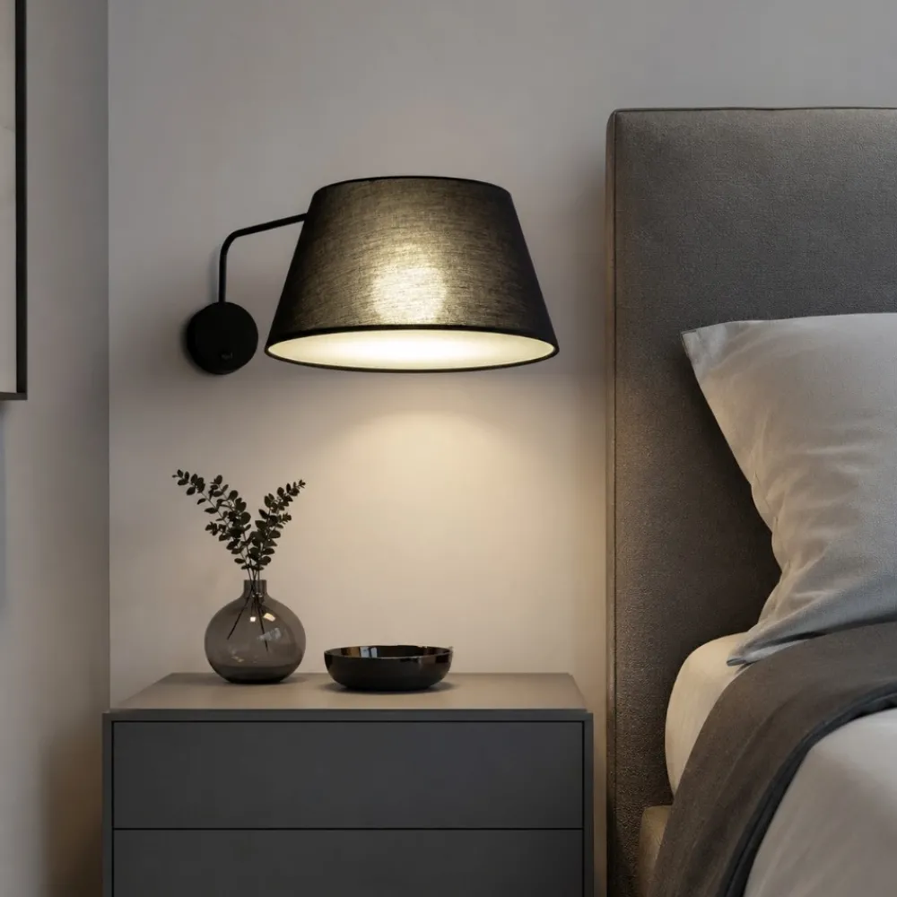 Applique Camera Da Letto-Selezionato da Mazzolaluce Applique con braccio orientabile nero per comodino camera da letto