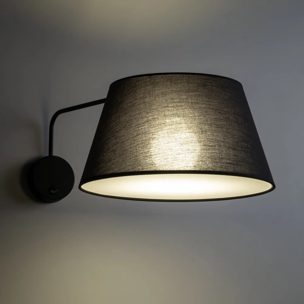 Applique Camera Da Letto-Selezionato da Mazzolaluce Applique con braccio orientabile nero per comodino camera da letto