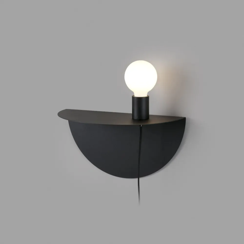 Applique Camera Da Letto-Selezionato da Mazzolaluce Applique con mensola per comodino camera da letto nero moderna