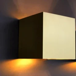Applique Da Parete-Selezionato da Mazzolaluce Applique cubo da parete oro fasci di luce regolabili