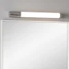 Applique Da Bagno-Selezionato da Mazzolaluce Applique da bagno cromo led 8w 3000k con presa elettrica
