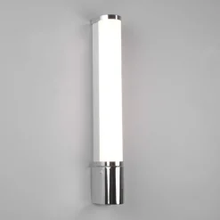 Applique Da Bagno-Selezionato da Mazzolaluce Applique da bagno cromo led 8w 3000k con presa elettrica