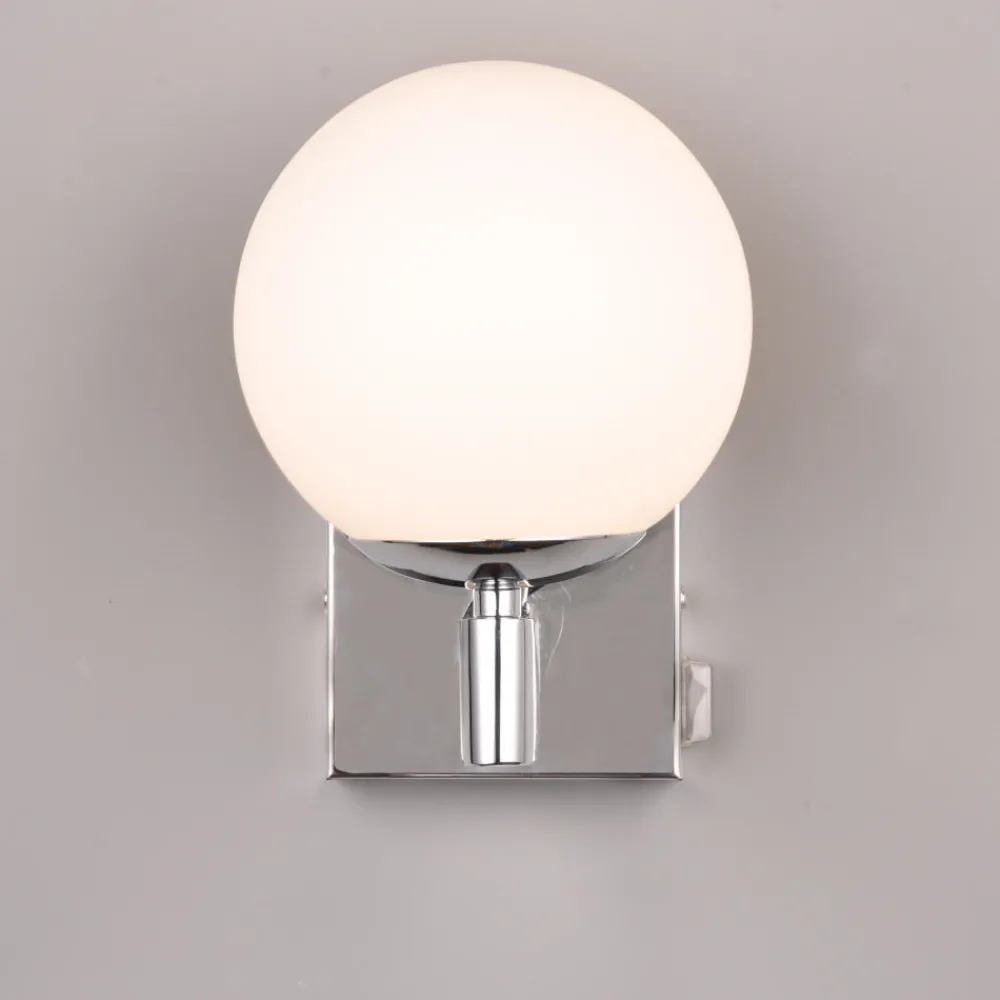 Applique Da Bagno-Selezionato da Mazzolaluce Applique da bagno metallo cromo sfera vetro bianco ip44