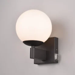 Applique Da Bagno-Selezionato da Mazzolaluce Applique da bagno nera sfera vetro bianco