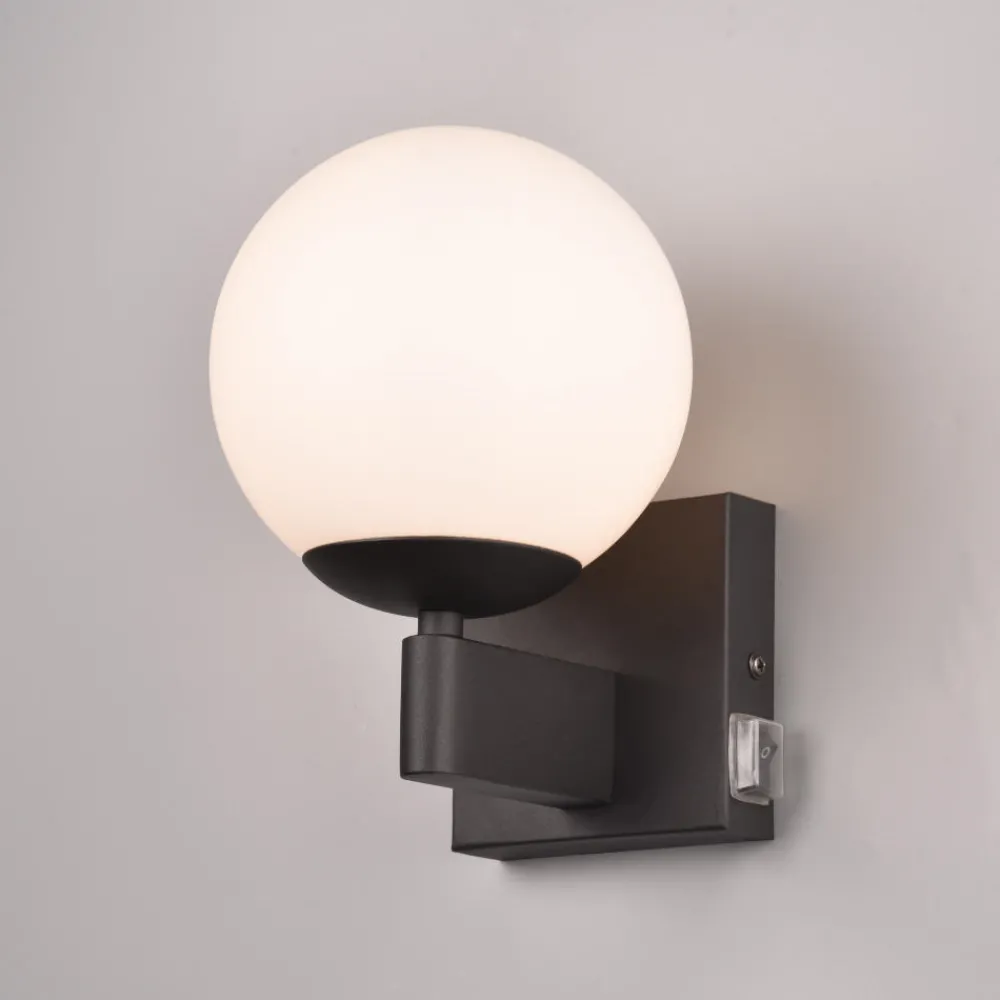 Applique Da Bagno-Selezionato da Mazzolaluce Applique da bagno nera sfera vetro bianco