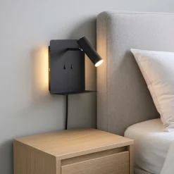 Applique Camera Da Letto-Selezionato da Mazzolaluce Applique da comodino nero con mensola interruttore cavo spina