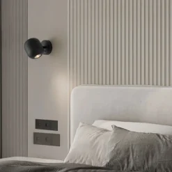 Applique Camera Da Letto-Selezionato da Mazzolaluce Applique da comodino per camera da letto orientabile nera moderna
