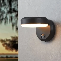 Applique Da Esterno-Selezionato da Mazzolaluce Applique da esterno con sensore di movimento e crepuscolare led 3000k ip44