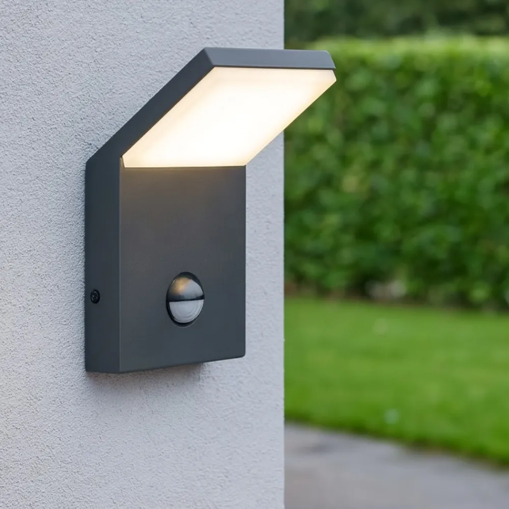 Applique Da Esterno-Selezionato da Mazzolaluce Applique da esterno con sensore movimento led 8w 3000k antracite anti corrosione