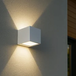 Applique Da Esterno-Selezionato da Mazzolaluce Applique da esterno cubo bianco led 12w 3000k biemissione luce