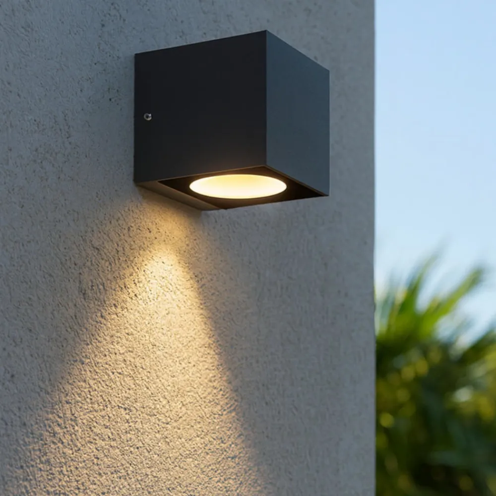 Applique Da Esterno-Selezionato da Mazzolaluce Applique da esterno cubo grafite led 6w 4000k moderna ip54