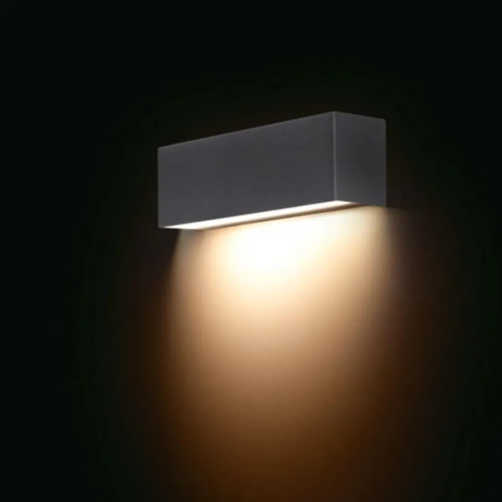 Applique Da Parete-Selezionato da Mazzolaluce Applique da muro rettangolare nero luce verso il basso moderna