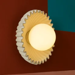 Applique Da Parete-Selezionato da Mazzolaluce Applique da parete effetto conchiglia crema ceramica
