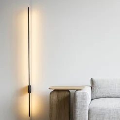 Applique Da Parete-Selezionato da Mazzolaluce Applique design moderno verticale bacchetta nera led 20w 3000k