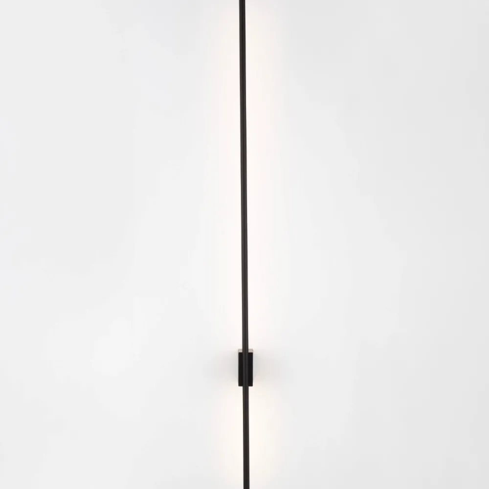 Applique Da Parete-Selezionato da Mazzolaluce Applique design moderno verticale bacchetta nera led 20w 3000k