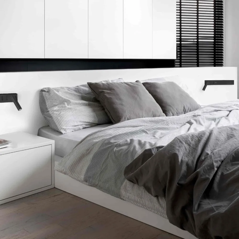 Applique Camera Da Letto-Selezionato da Mazzolaluce Applique destro nero per comodino camera da letto
