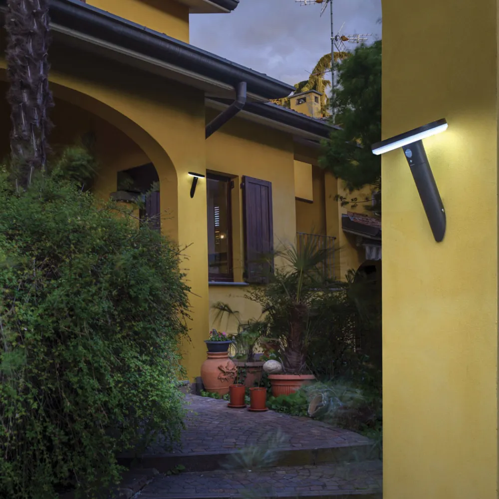 Applique Da Esterno-Selezionato da Mazzolaluce Applique esterno con pannello solare led 3,3w 6000k