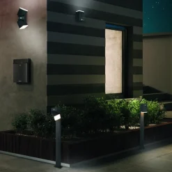 Applique Da Esterno-Selezionato da Mazzolaluce Applique grigia da esterno con sensore di movimento luce orientabile led 7w 3000k ip54