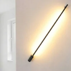 Applique Da Parete-Selezionato da Mazzolaluce Applique incrocio 60cm sporgenza 9cm bacchetta nera led 10w moderna
