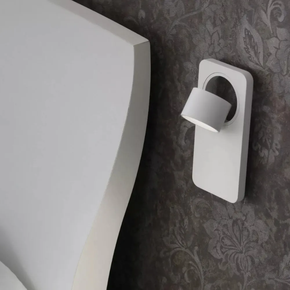Applique Camera Da Letto-Linea Light Applique beebo w bianco led 5w 3000k per camera da letto con interruttore