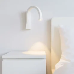 Applique Camera Da Letto-Linea Light Applique snake w3 con interruttore squadrato bianco