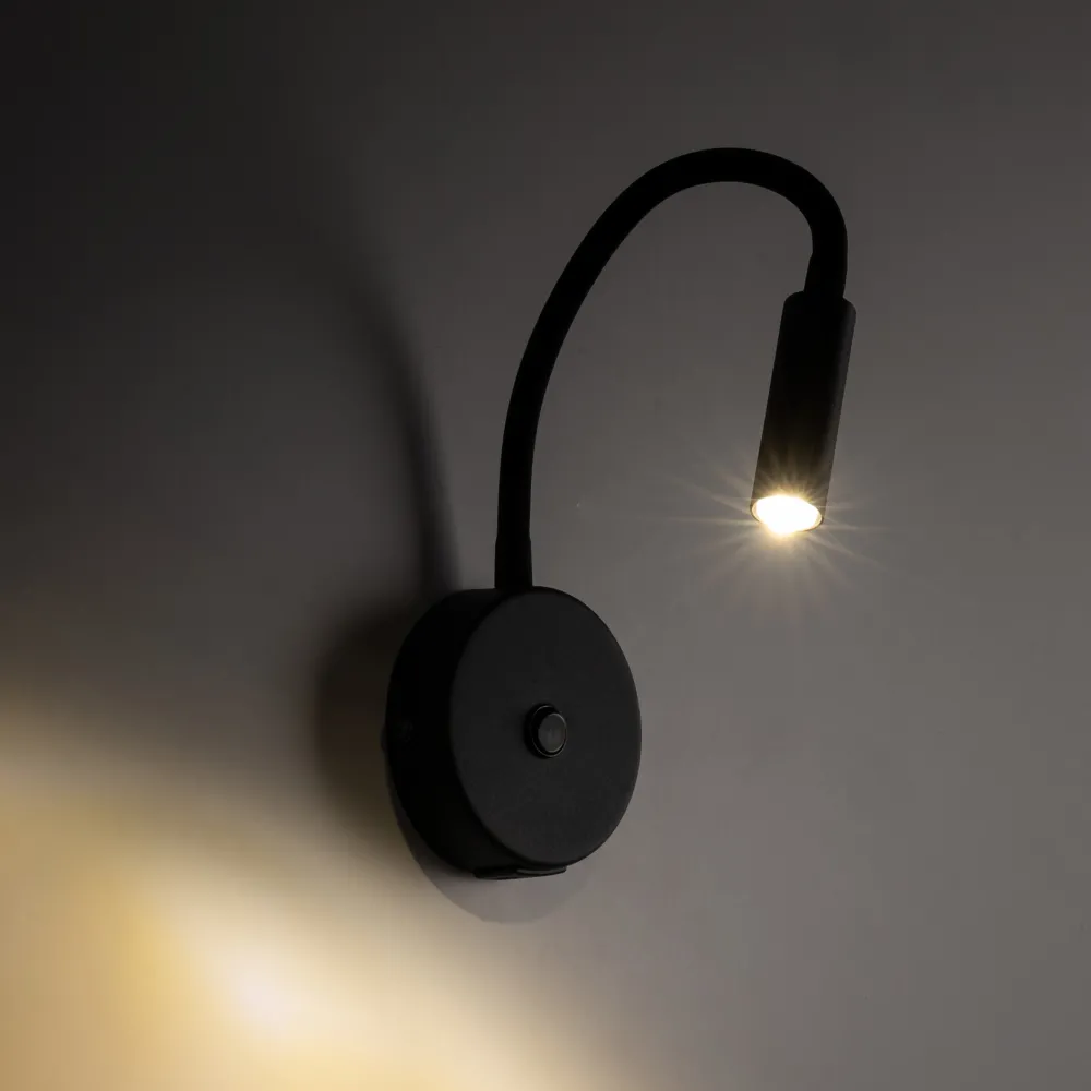 Applique Camera Da Letto-Selezionato da Mazzolaluce Applique nero orientabile con interruttore presa usb per comodini camera da letto