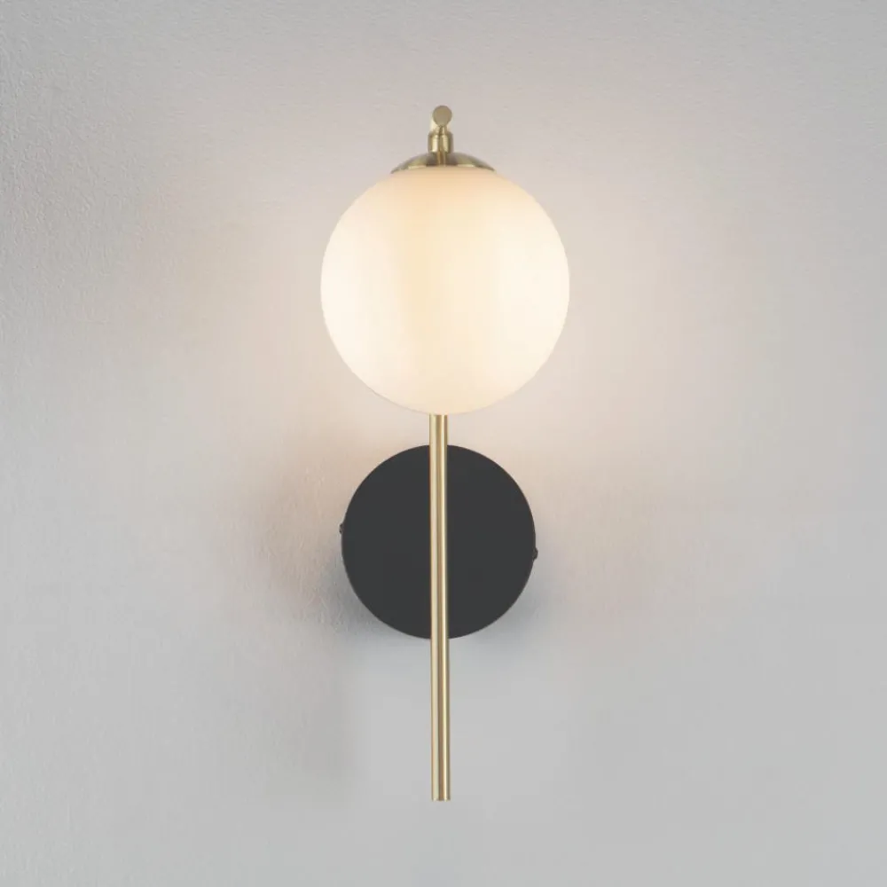 Applique Da Parete-Selezionato da Mazzolaluce Applique nero oro sfera di vetro bianco per soggiorno