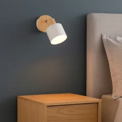 Applique Camera Da Letto-Selezionato da Mazzolaluce Applique per camera da letto grigia di legno orientabile