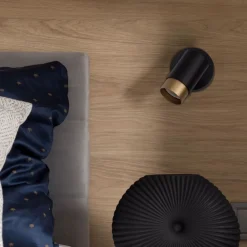 Applique Camera Da Letto-Selezionato da Mazzolaluce Applique per comodino camera da letto nero oro orientabile