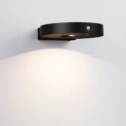 Applique Da Esterno-Selezionato da Mazzolaluce Applique solare per esterno nero con sensore movimento crepuscolare