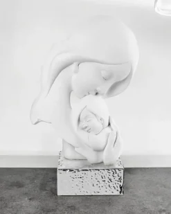 Soprammobili Moderni-Bongelli Preziosi scultura maternita face base argento soprammobile