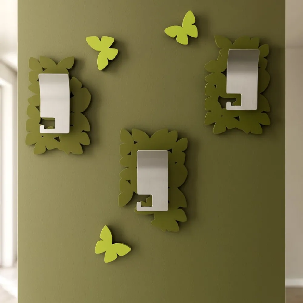 Appendiabiti Da Parete-Selezionato da Mazzolaluce Cappendiabiti moderno da parete farfalle legno colore verde oliva