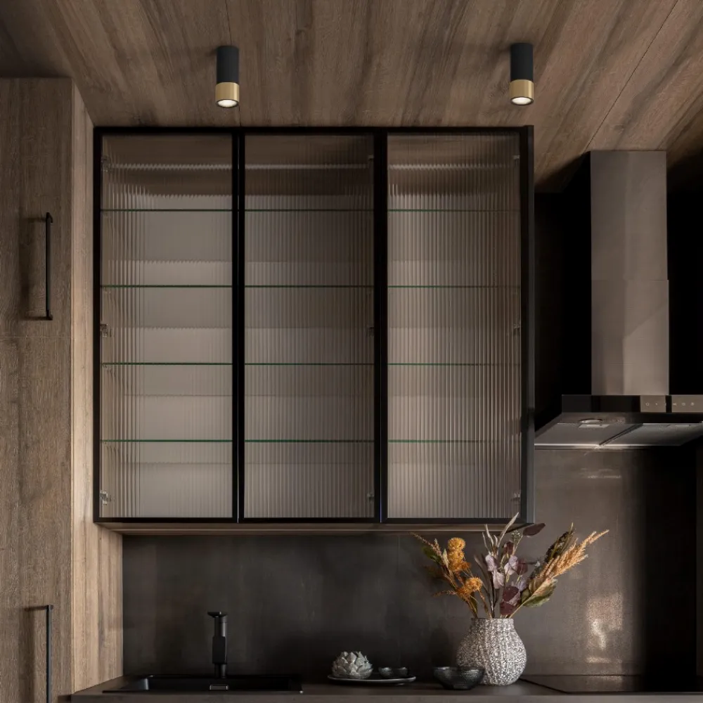 Faretti Da Soffitto-Selezionato da Mazzolaluce Faretto cilindro nero oro per interni da soffitto