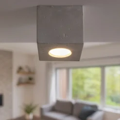 Faretti Da Soffitto-Selezionato da Mazzolaluce Faretto cubo da soffitto in cemento grigio per interno