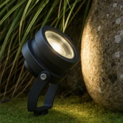 Faretti Da Esterno-Selezionato da Mazzolaluce Faretto da esterno nero con picchetto led 9w 4000k ottica 16 ip65
