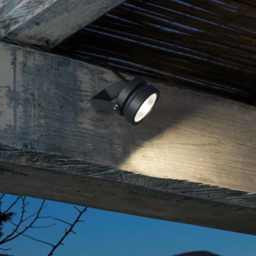 Faretti Da Esterno-Selezionato da Mazzolaluce Faretto da esterno 9w 3000k ottica 36 nero con picchetto ip65