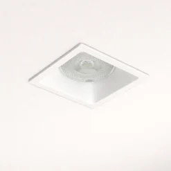 Faretti Da Incasso-Selezionato da Mazzolaluce Faretto da incasso a soffitto in metallo quadrato fp