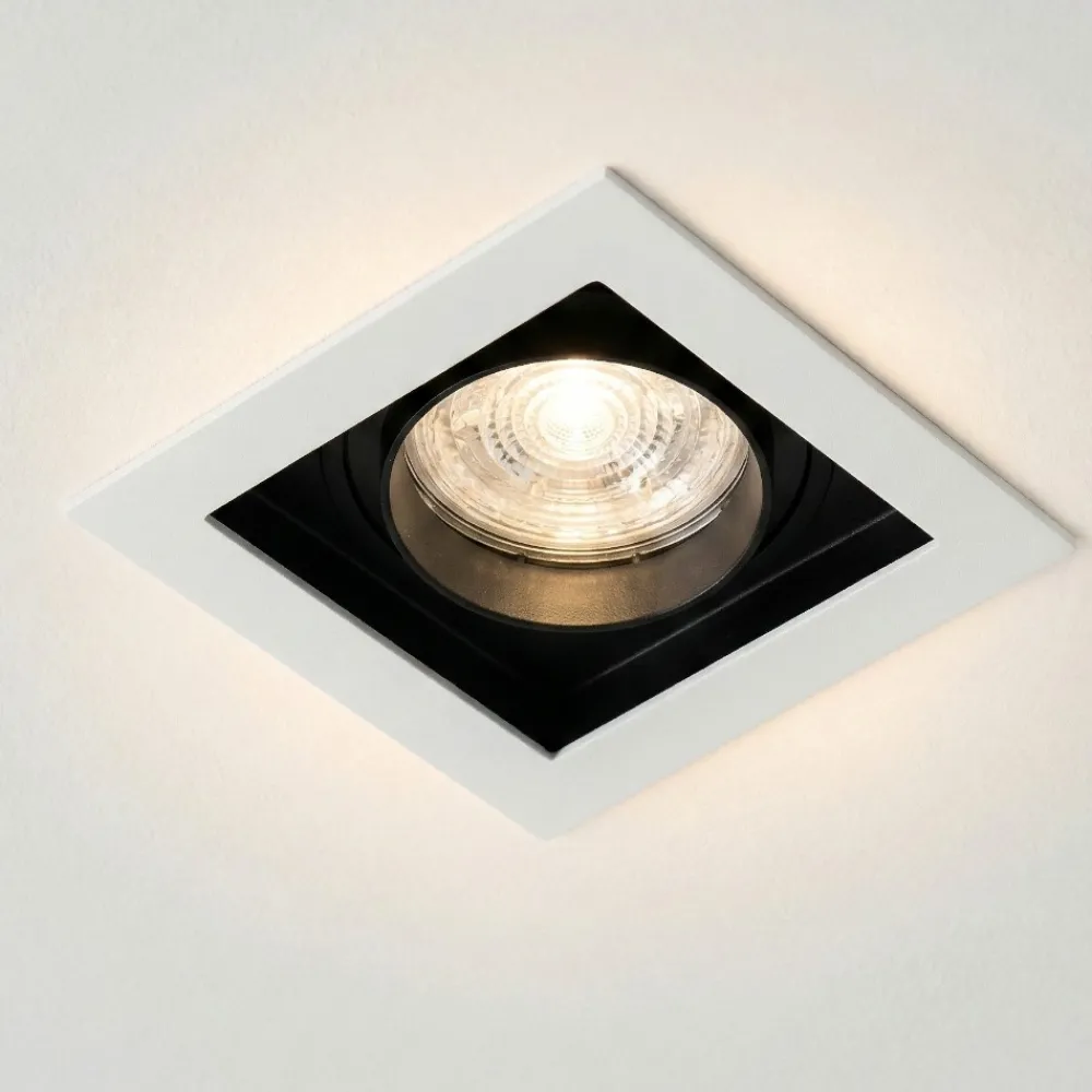 Faretti Da Incasso-Selezionato da Mazzolaluce Faretto da incasso a soffitto quadrato in metallo bianco orientabile