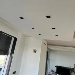 Faretti Da Incasso-Selezionato da Mazzolaluce Faretto da incasso a soffitto quadrato in metallo bianco orientabile