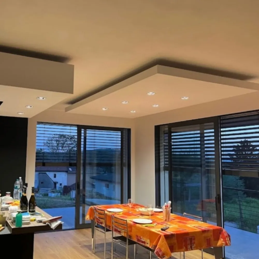 Faretti Da Incasso-Selezionato da Mazzolaluce Faretto da incasso a soffitto quadrato in metallo bianco orientabile